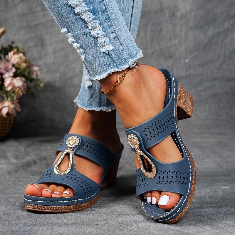 Fashion Women's Summer New Simple and Comfortable High Heels Sandals Rhinestone Decorate Slip On Fish Mouth Chunky Heel Beach Slippers