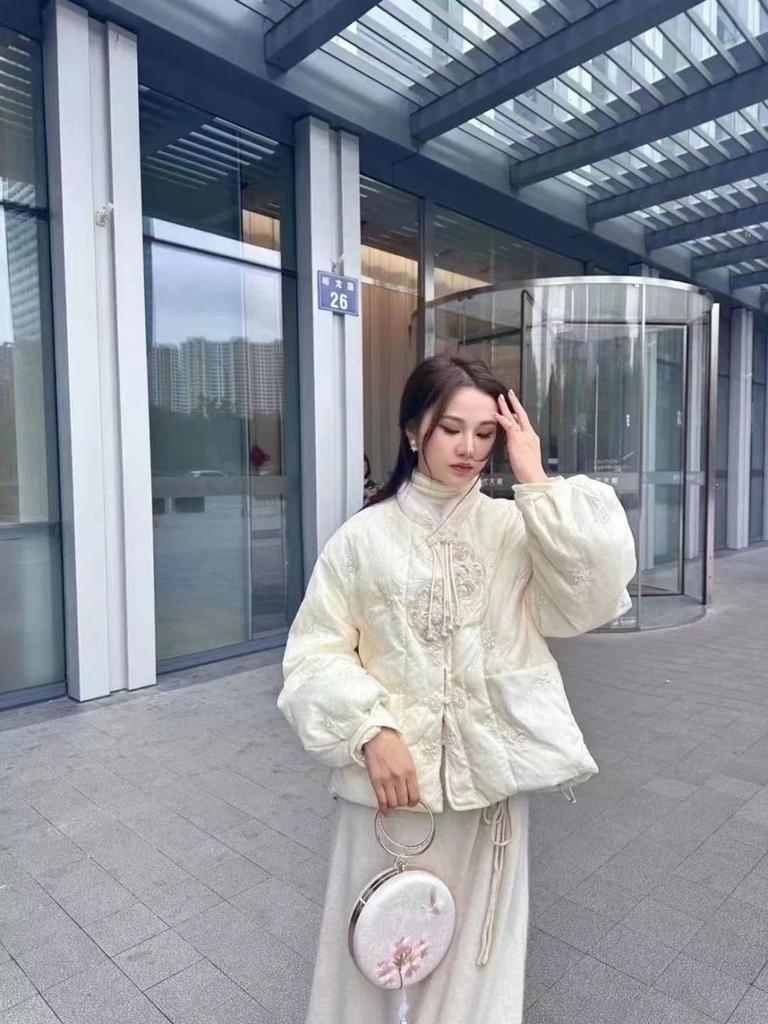 Women's 2024 Winter Embroidered Stand Collar Jacket - Chinese Style Retro Petite