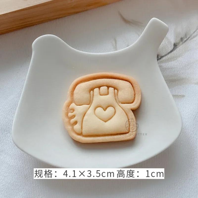 Valentine's Day Cookie Cutters Mini Cartoon Biscuit Mold Rose Flower Heart-shaped Cookie Stamps Household Pressable Baking Mold