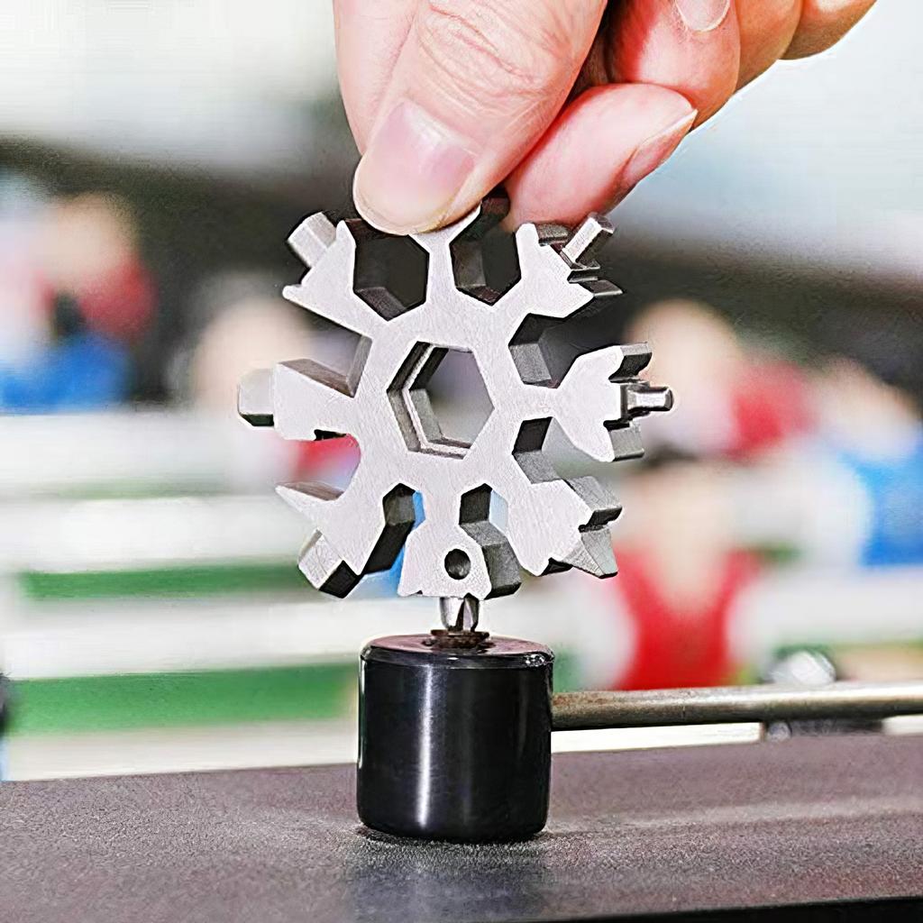 1 Snowflake Multifunctional Tool Silver, Snowflake Bottle Opener, Portable Design, Suitable for Father's Day Gift