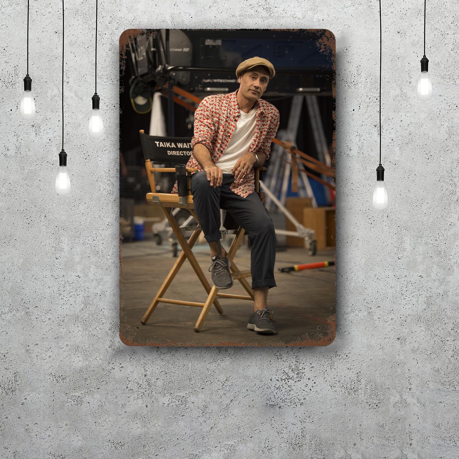 

taika waititi screenwriter Decor Poster Vintage Tin Sign Metal Sign Decorative Plaque for Pub Bar Man Cave Club Wall Decoration 20x30cm（7.8x11.8inch）