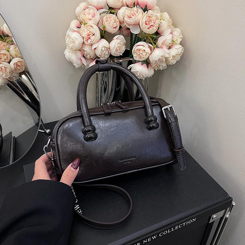 New Trendy Texture Fashionable Retro Bowling Versatile Shoulder Messenger Bag Summer Red Portable Small Square Bag