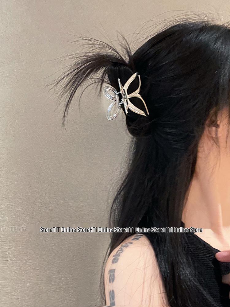 

Y2K Butterfly Metal Hollow Claw Clip: Minimalist, Textured Hair Accessory