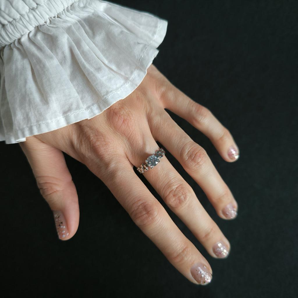 Silver Ring with Cubic Zirconia, Product Weight 1.99 G (2209607)