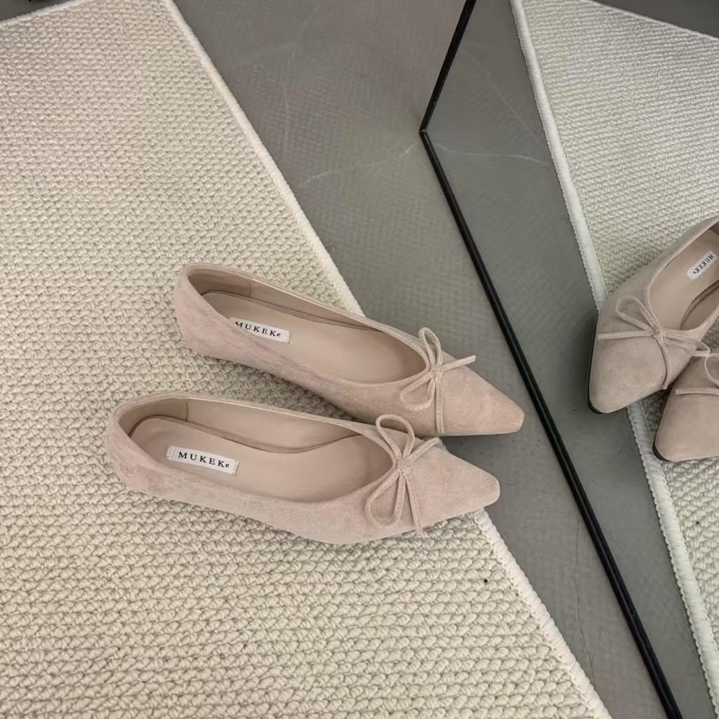 Suede pointed commuter single shoes women's 2025 autumn new versatile French bow light slope heel Mary Jane shoes