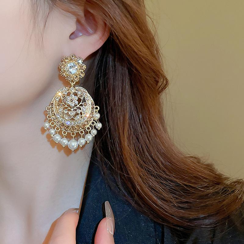 Inlaid Diamond Hollow Flower Earrings Retro French Court Style Earrings With Various Medieval Design Advanced Earrings