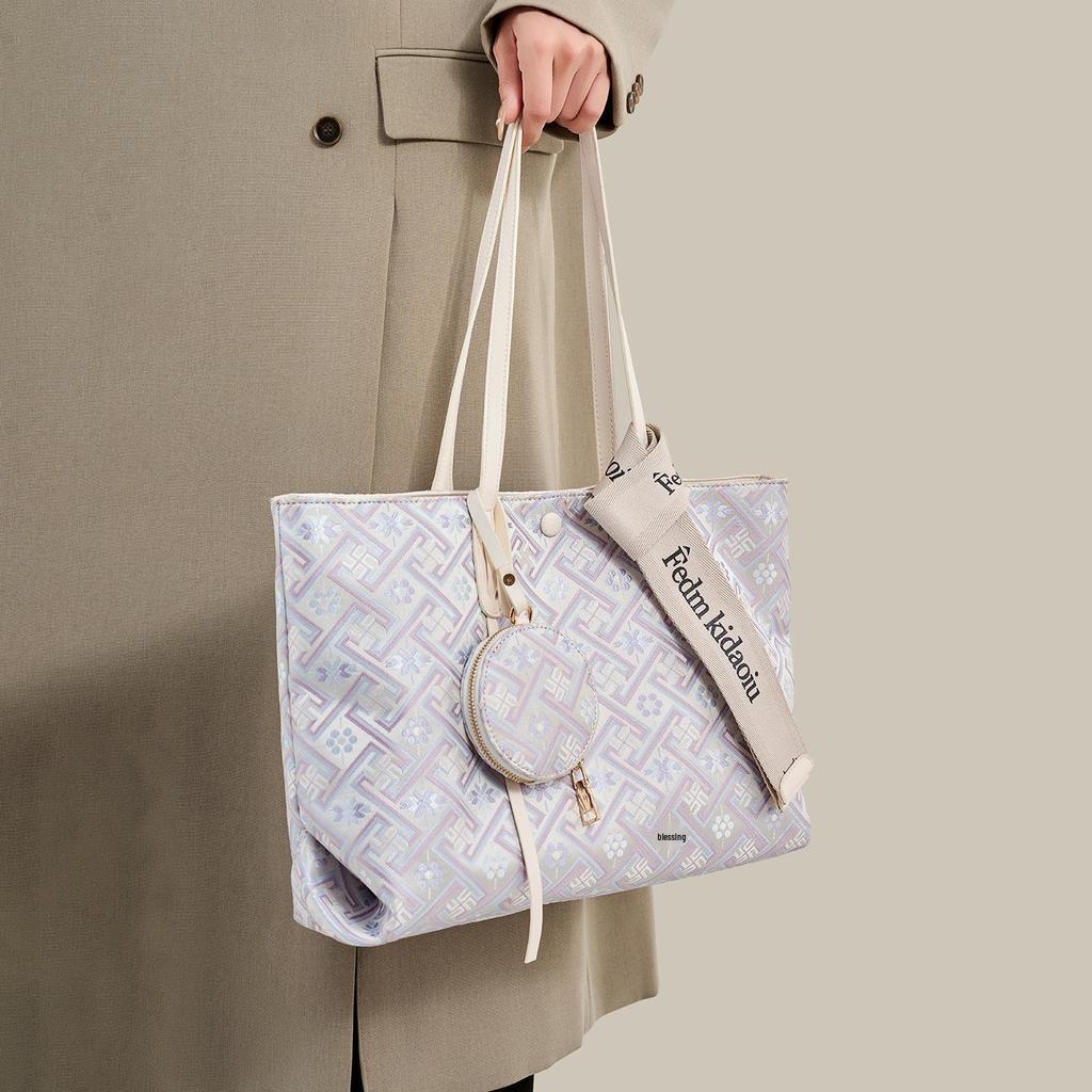 Guangxi Zhuang Brocade Women's Heritage Tote: Large Capacity, Practical, Commuting Shoulder/Crossbody Bag 2026