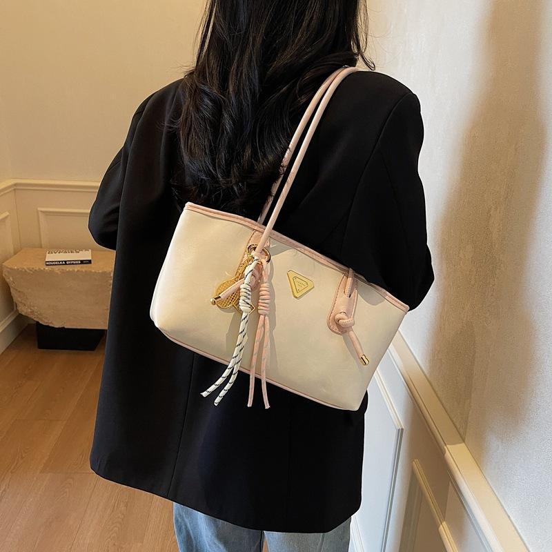 Bag Women's New Fashion Shoulder Bag Versatile Large Capacity Commuter Bag