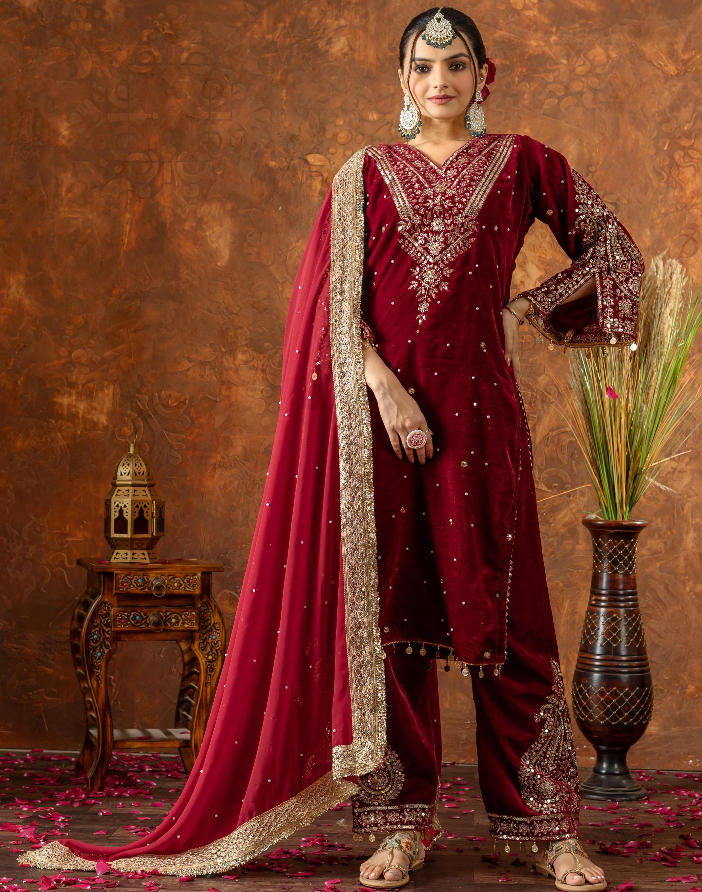Sieviešu Bollywood samta Salwar uzvalks, Izšūta