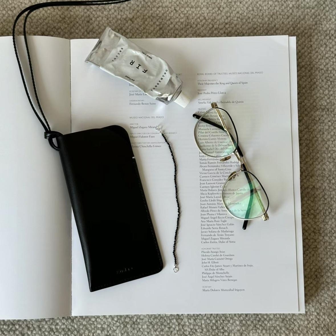 

Кожаная сумка для очков со шнурком, футляр для французских очков, сумка для солнцезащитных очков со шнурком, сумка для очков с шейным ободом, кулон чёрный