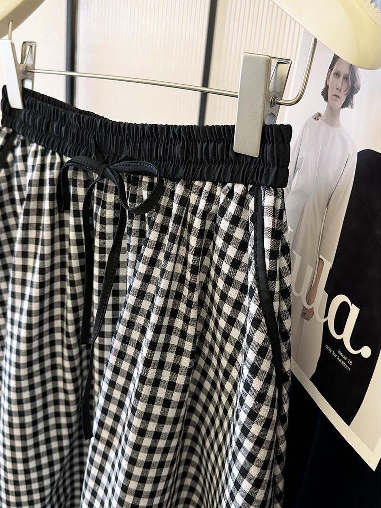 Fustă Trendy Retro cu Pled și Floare: Stil cocoon din bumbac și in pentru un aspect matur