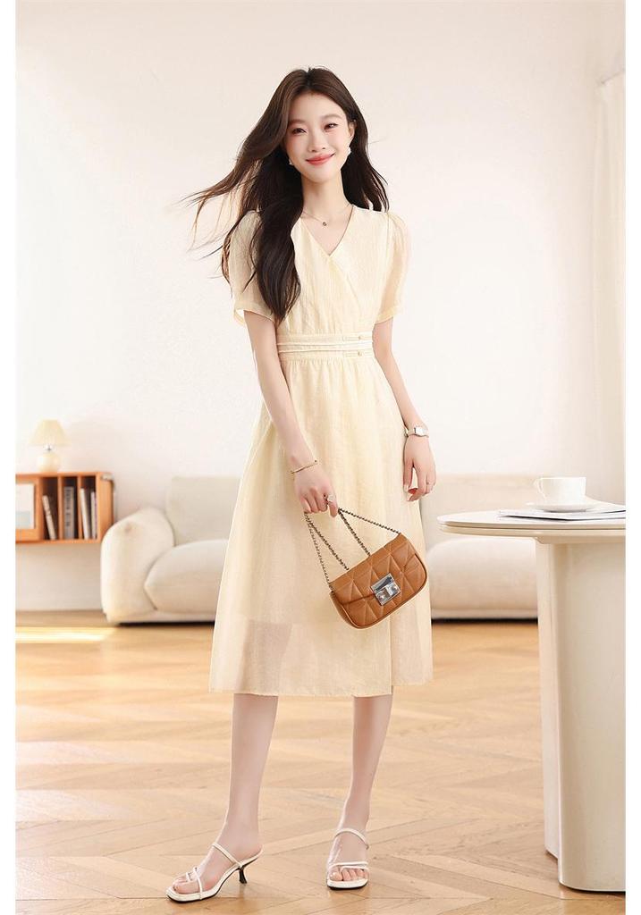 2026 Summer V-Neck Slimming Midi Dress for Middle-Aged and Elderly Women