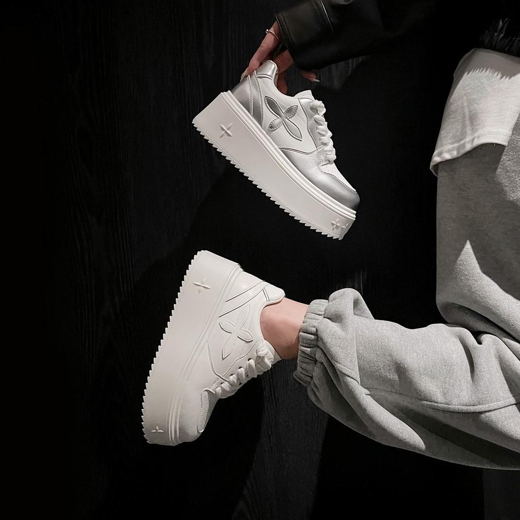 Leather thick-soled heightening little white shoes women's models in the autumn of 2025 new popular high-end versatile muffin casual shoes