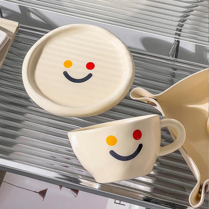 Creative Smiley Cup Ceramic Mug Milk Tea Coffee Cup Mark Cup Unique Gifts