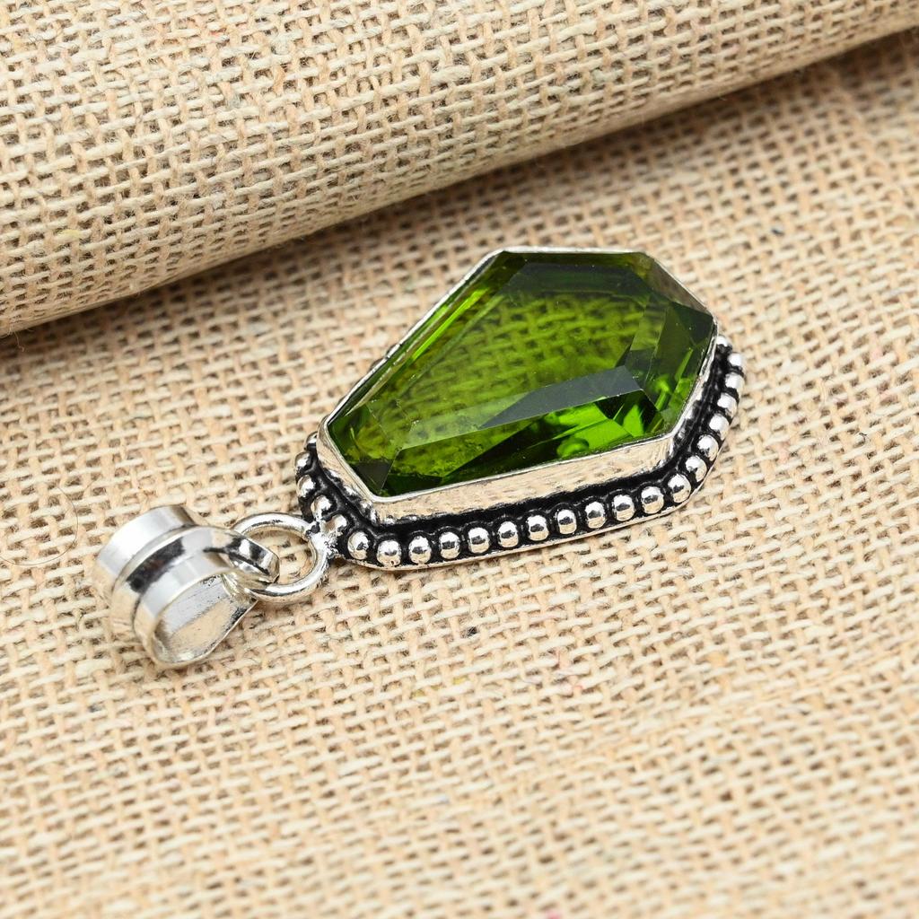 Fantastic pandantiv de bijuterii lucrate manual din argint 925 cu piatră prețioasă peridot