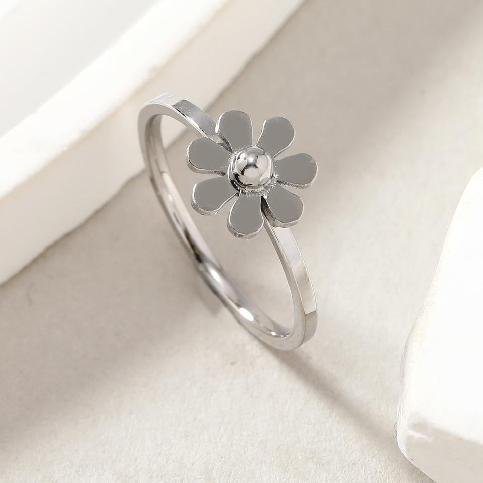 New Fashion Titanium Steel Ring Niche Welding Small Daisy Flower Index Finger Ring Stainless Steel Jewelry