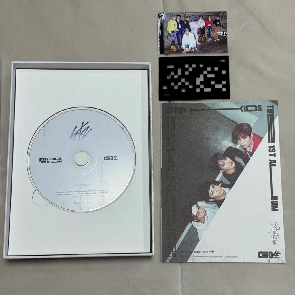 STRAY KIDS Hyunjin Hardship Sign Album Used