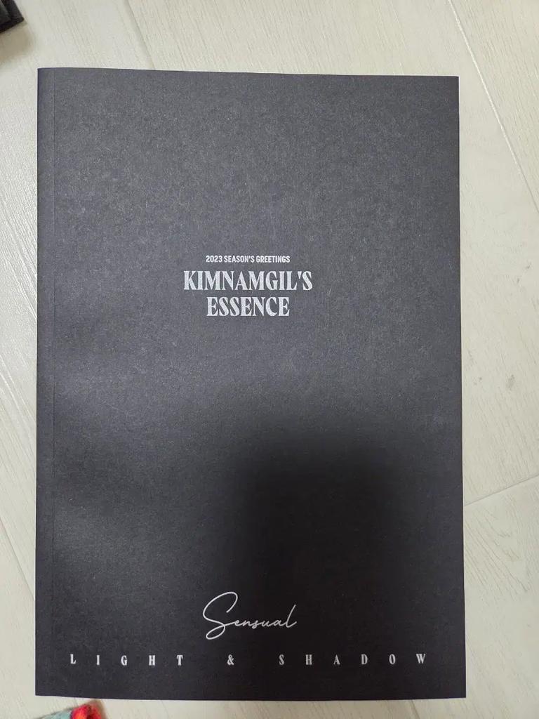 2023 Kim Nam-gil Salutations Saisonnières Occasion