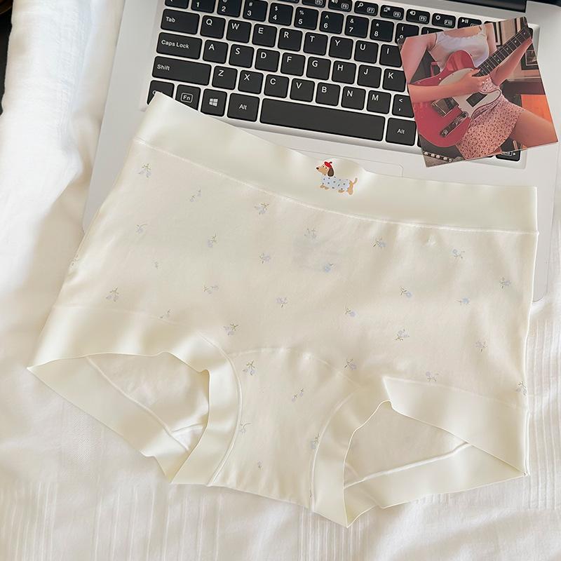 Big Size Lady Spring and Autumn Lovely Rabbit High Waist Hip Breather Breathable Briefs