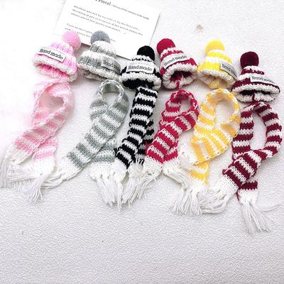 1 Set Casa delle Bambole Mini Cappelli di Natale Sciarpe Cappello a Maglia Berretto con Pompon Decorazione Natalizia per Casa delle Bambole Accessori per Bambole