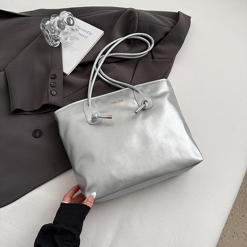 Retro-Tragetasche mit großem Fassungsvermögen für Damen, Frühjahr 2025, neue Mode, Schulter-, Unterarmtasche, lässige Handtasche