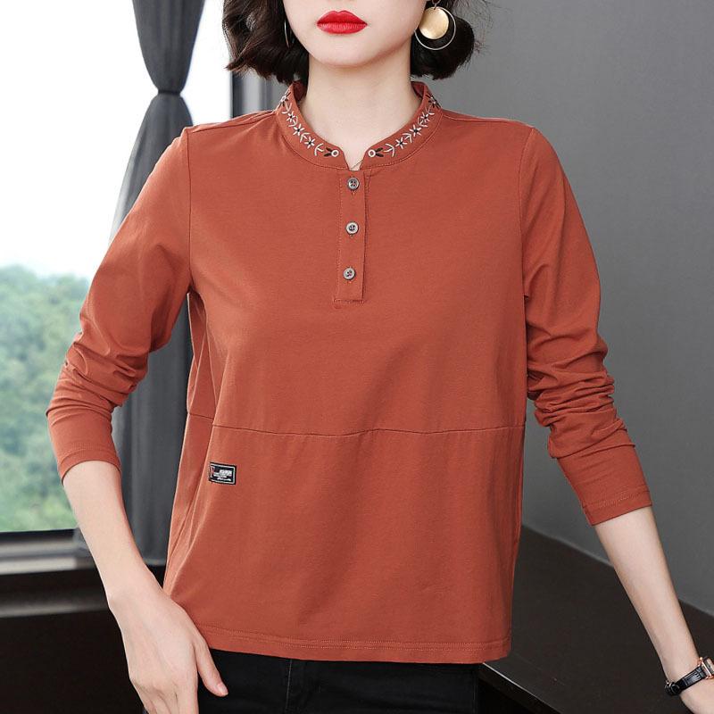 Nueva camiseta de manga larga para mujer con cuello versátil, bordada, temperamento de madre de mediana edad, top de moda, camisa básica