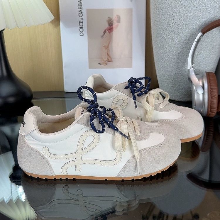 Niche Retro Moral Training Shoes Women's 2025 Spring and Autumn New Lightweight Soft-soled Mango Head Casual Sports Leather Panel Shoes