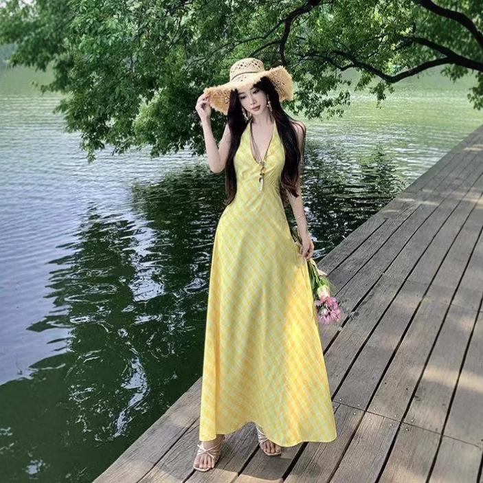 Yellow Plaid V-neck Neck Sling Dress Women's Summer Dopamine Beautiful Slim Fit Gentle Vacation Style Dress