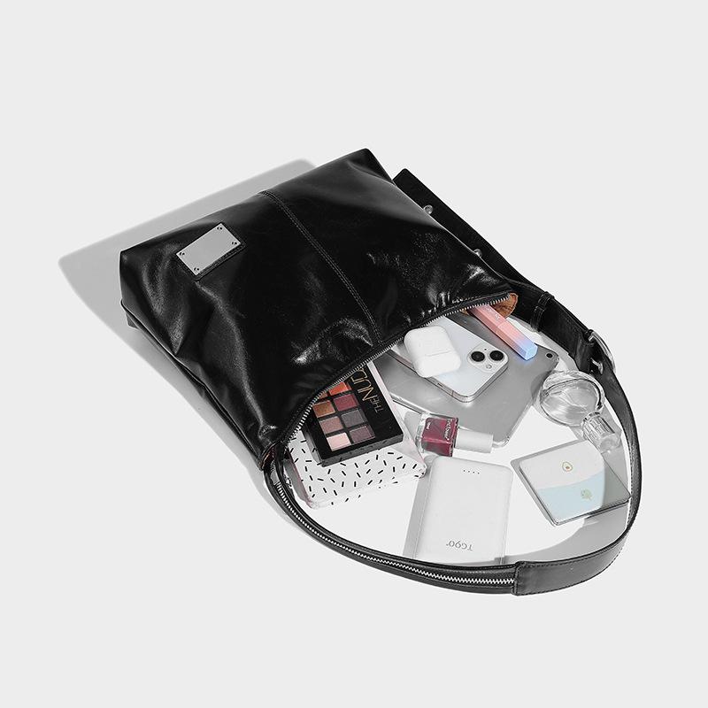 High-end Vintage Soft Leather Large Capacity Underarm Bag for Women 2025 New Commuter Shoulder Bag Handheld Tote Bag