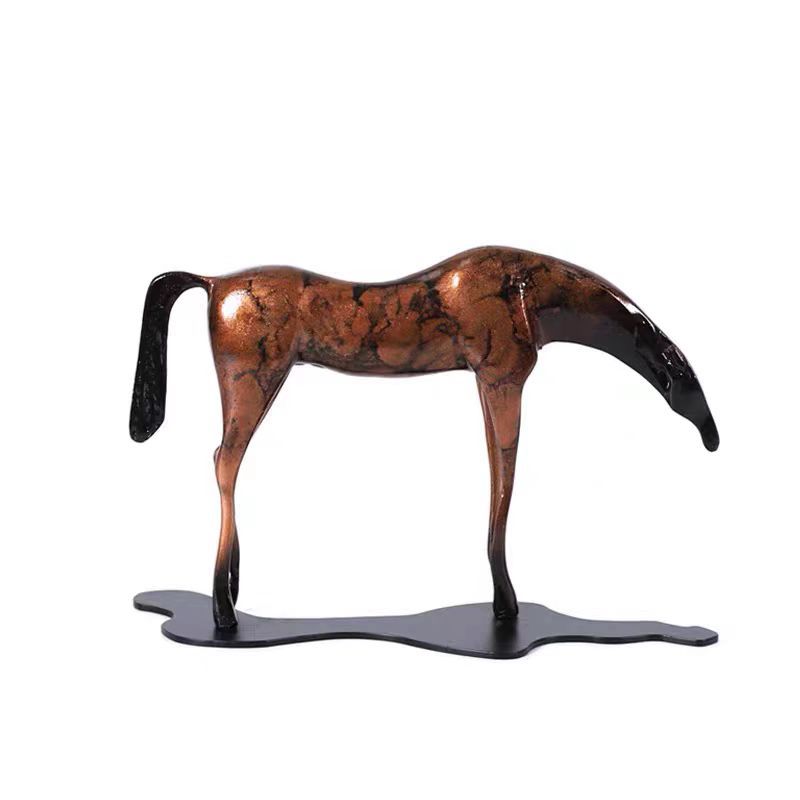 Abstrakte Tierfigur Pferd Figur Harz Handwerk Unauffälliges Pferd Tausend-Pferdekopf Dekorative Figuren Heimdeko