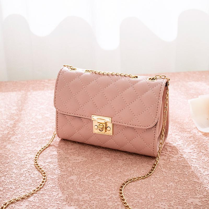 A Women's One-shoulder Rhombus Chain Bag, Summer New Product Personalized Bag Cover Lock Change Bag
