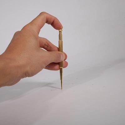 Elastischer Ohrakupunktur-Massagestift aus Messing