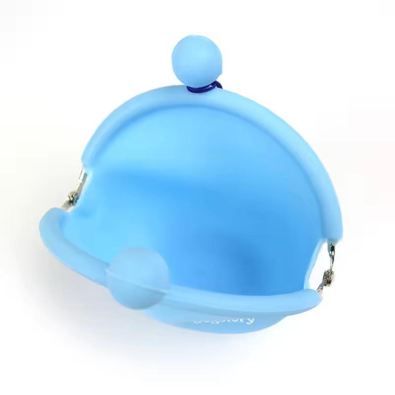 Portable Multi-Functional Silicone Fashionable Dog Treat Pouch for Training Outdoor Multi-functional Pet Snack Bag with Clip