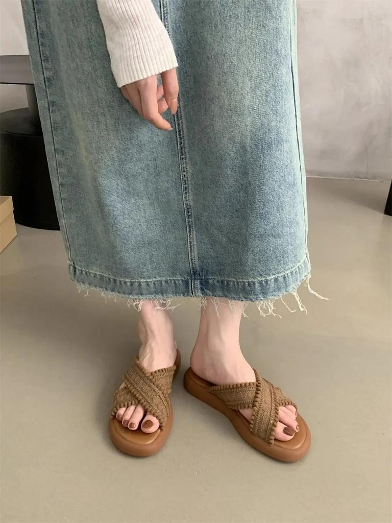 Fashion Women's Slippers and Ladies Sandals Soft Shoes Thick Slides Sabot Korea Style Top Designs New Chic Elegant Non Slip Small Size