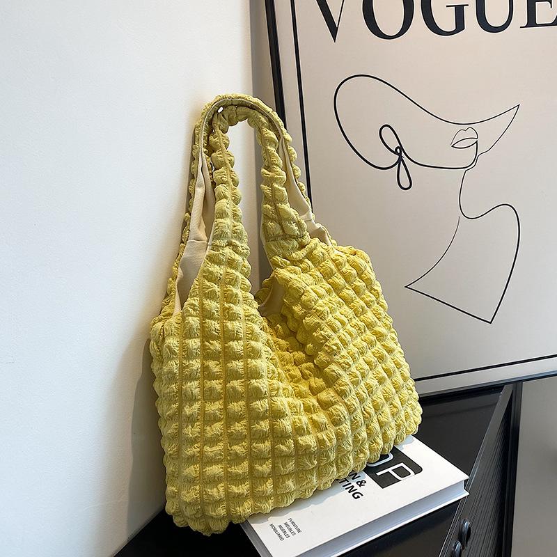 Korean Version Autumn and Winter Small Fresh Pleated Large Capacity Bubble Bag Handbag Women's New Fashion Hand Carry Tote Bag