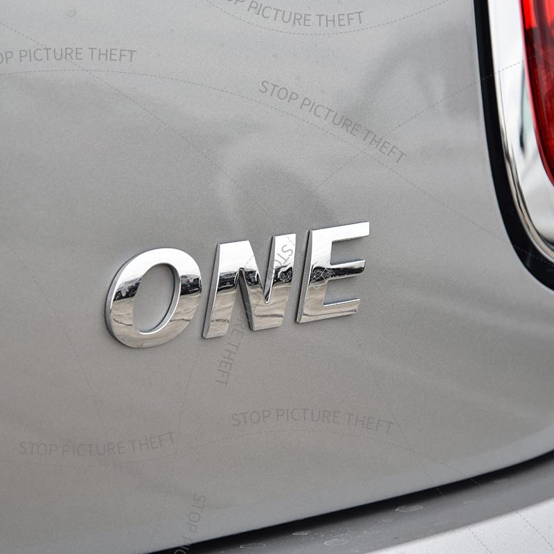 1 szt. Metalowy emblemat z logo 3D ONE Odznaka Naklejka na tylny zderzak bagażnika samochodu Dla Cooper S F61 R60 F60 R61 R50 R53 R56 R60 JCW