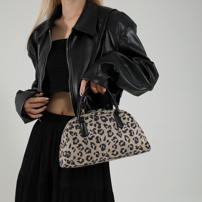 Trendy Aesthetic Pu Shoulder Bag Elegant Vintage Pillow Bag For Everyday Use