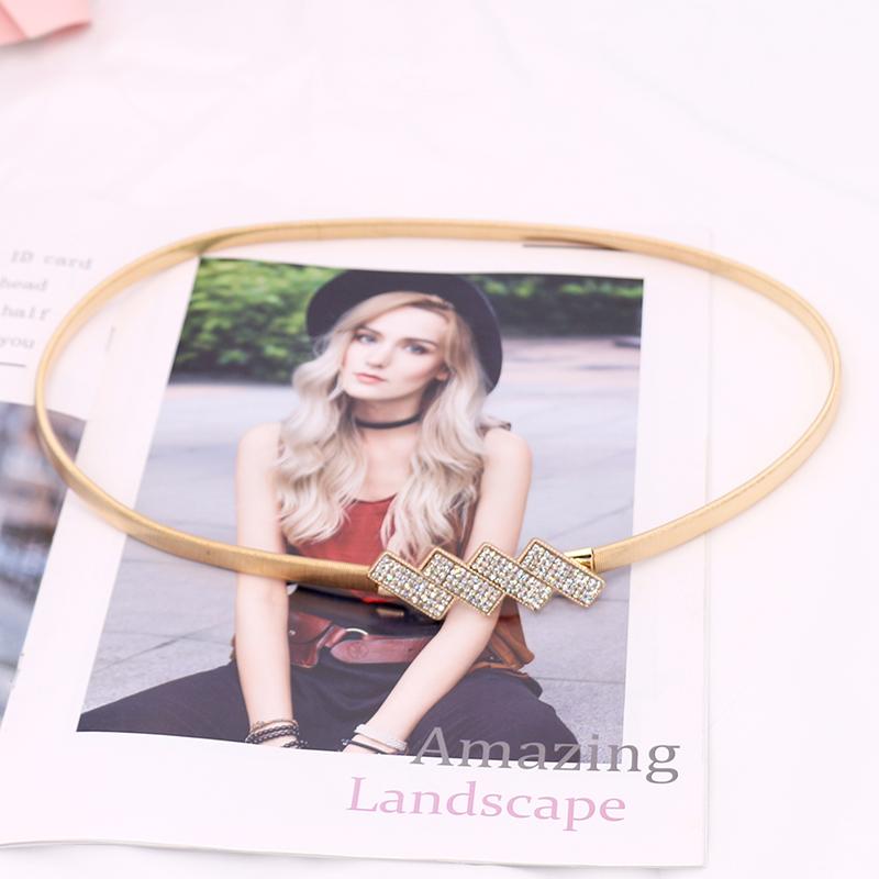 Luksus Imiter Rhinestone kjede Wasit Belte for Kjole Stretch Skinny Metall Sølv Gull Dame Belte Elastisk Tynt Dame Belte