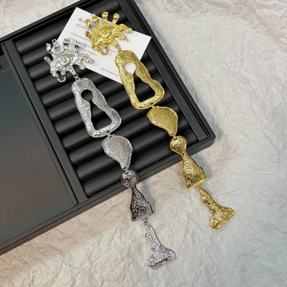 Metal Alloy Long Pendant Pins Exaggerated Pin Brooches Fashion Eyes Facial Brooches Coat Accessory