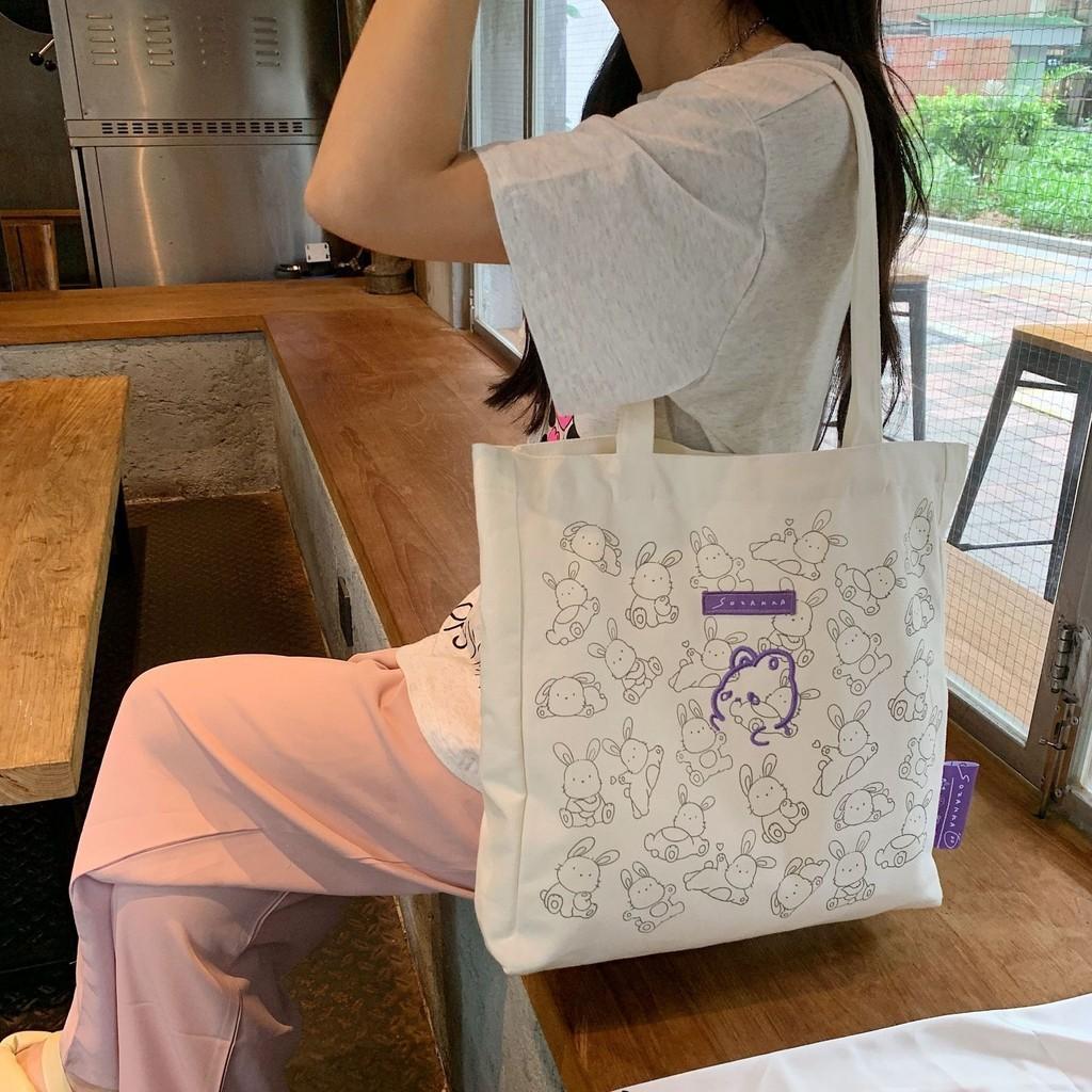 Fashionable Large Capacity Shoulder Bag Soft Canvas Tote With Magnetic Closure