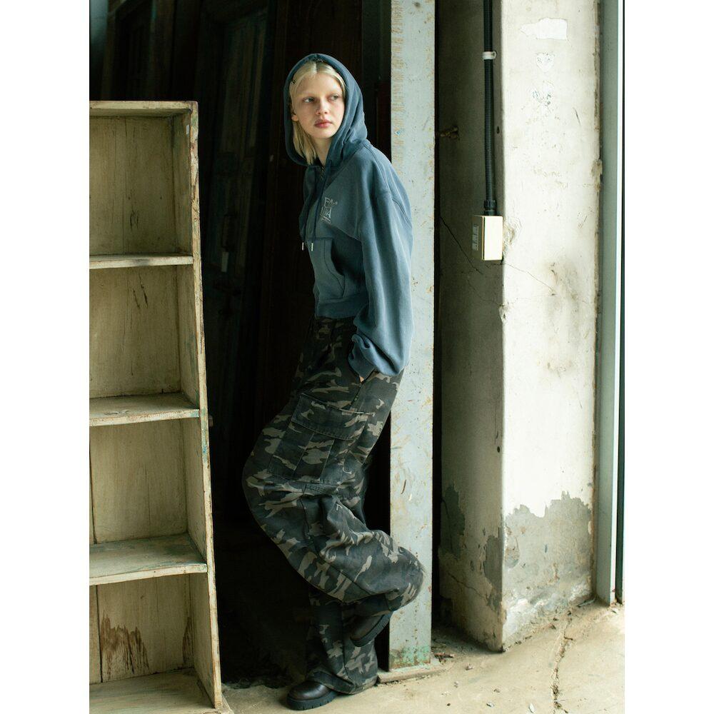 Saendeusaundeu Camouflage Pants Khaki