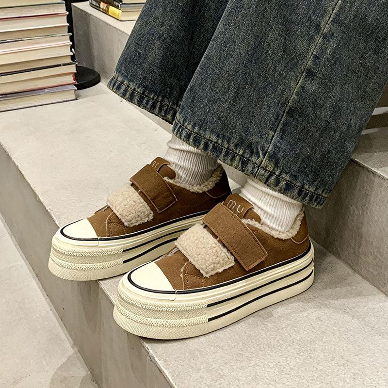 Thick-soled muffin frosted imitation cowhide velvet lamb wool Velcro casual board shoes 2025 fur splicing sports shoes