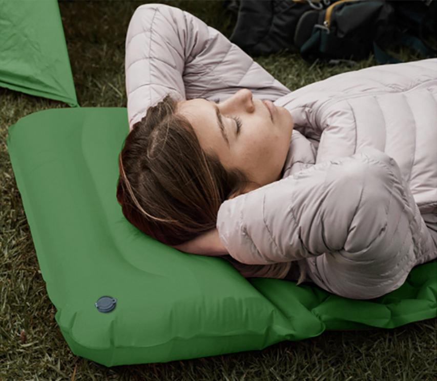 Inflating Sleeping Pad Mattress for Camping  / Inflatable Camping Bed with Built-in Foot Pump for Tent
