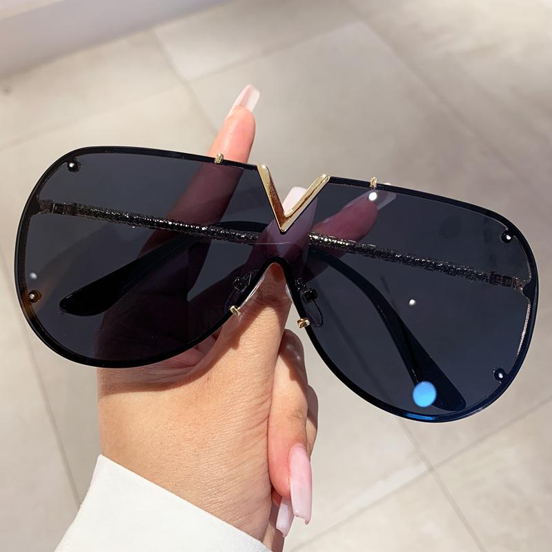 KAMMPT Pilot Sunglasses for Men Women Vintage Oversized Shades with Metal Legs Trendy Designer Outdoor Eyewear