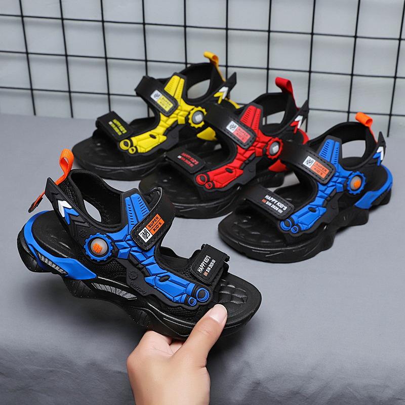 Boys sandals 2025 summer new middle-aged and older children's non-slip soft-soled school shoes beach shoes