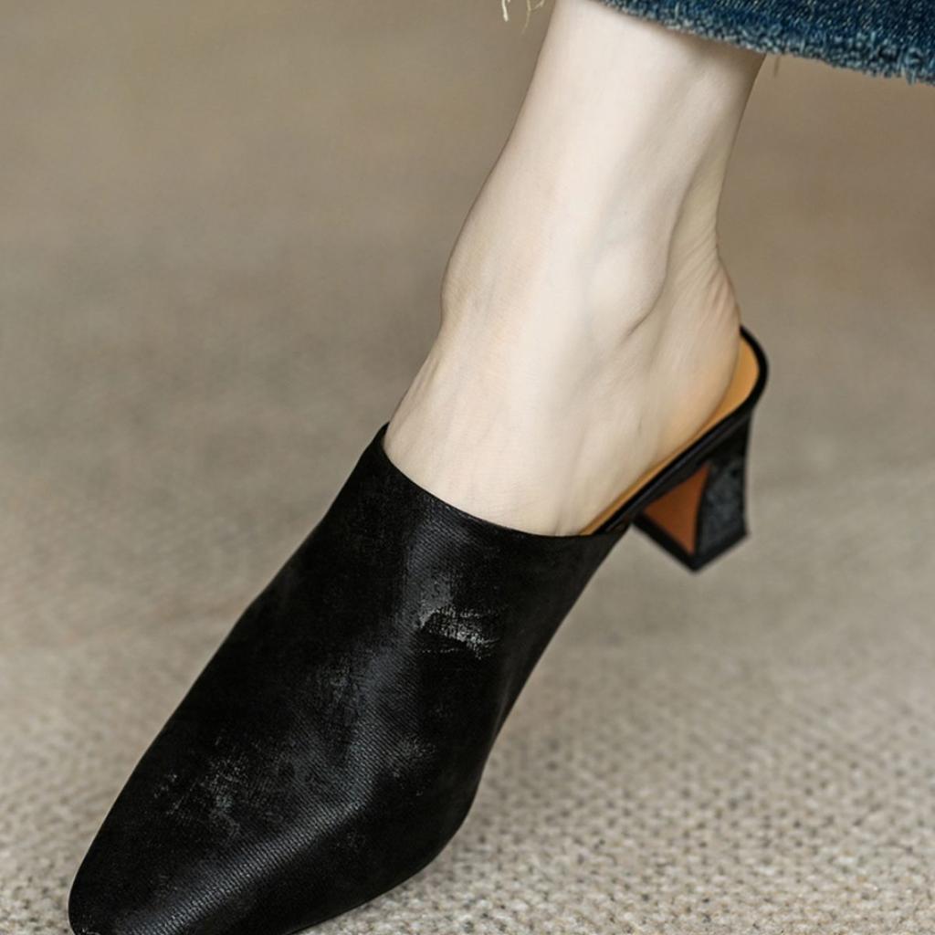 Silk Cool Slippers Women's 2025 Spring and Summer New Outer Wear Thick Heel Brown French Casual High Heel Slippers Bag Head Half Drag