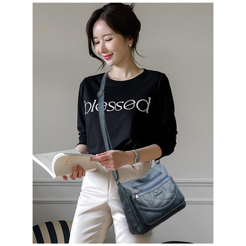 Kadın 2023 Yeni Anne Çantası Basit ve Şık Omuz Çantası Yumuşak Deri Orta Yaşlı Kadın Büyük Kapasiteli Crossbody Çanta Gelgit