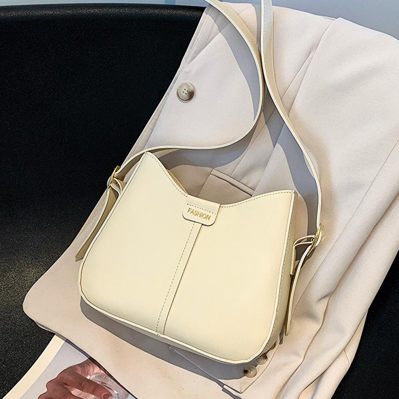 

Bag 2025 new Internet celebrity simple shoulder messenger bag women s foreign style niche design women s bags Korean version texture bags