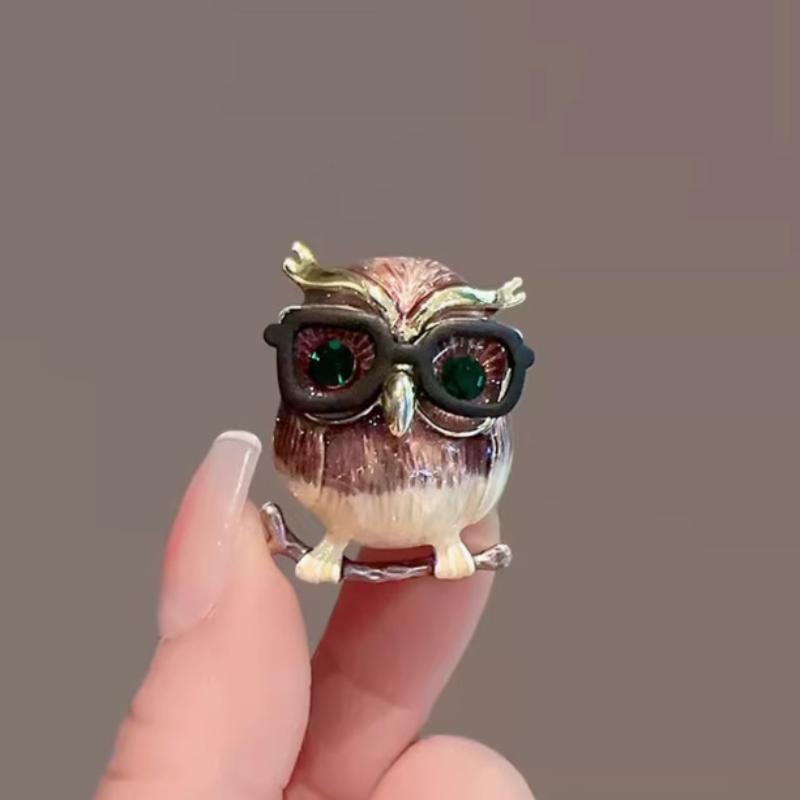 Creative Cartoon Owl Brooch Pins Vintage Cute Wear Glasses Personality Animal Brooch For Women Clothing Jewelry Accessories