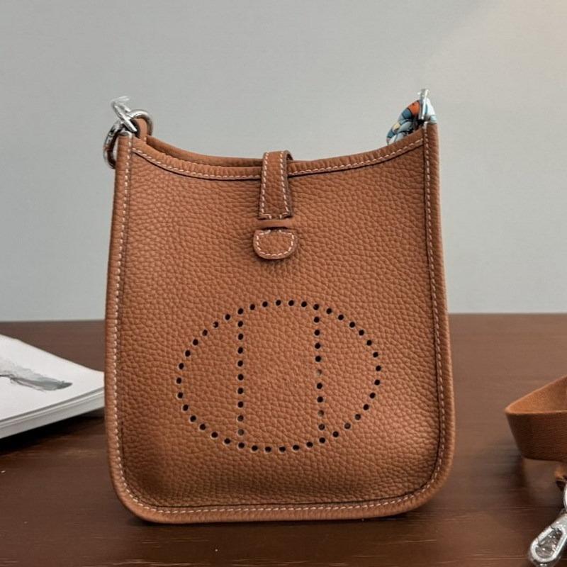 

New casual bag leather first layer cowhide small square bag tote bag portable shoulder messenger women s bag 17cm*20cm*6cm